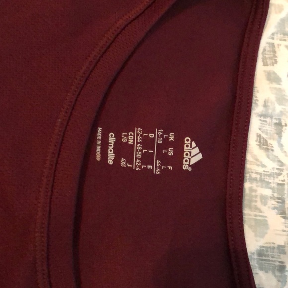 Adidias Workout 🏋🏽♀️ outfit top and shorts - Picture 5 of 7